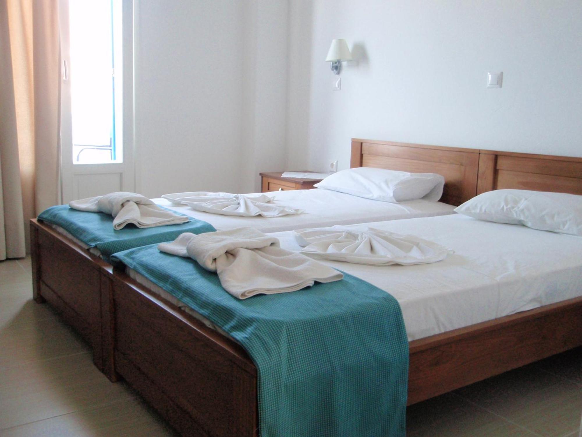 Mike Hotel Aegiali Rom bilde