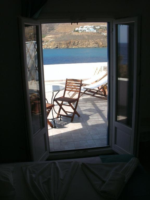 Mike Hotel Aegiali Rom bilde